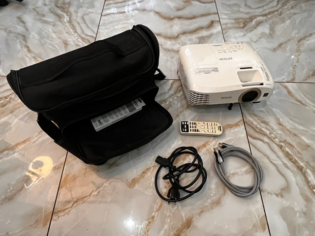 Beamer Epson FullHD - 1 Tag