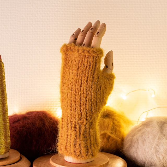 Mitaines en laine d'alpaga et mérinos tricotées à la main jaune curry