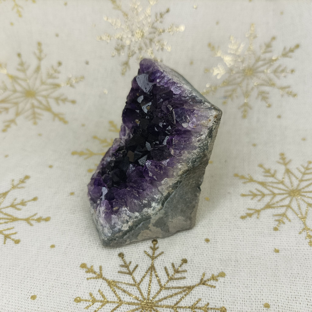 Améthyste Violette / Géode / Bord Brut / Grade AA+ / Uruguay / 150 gr