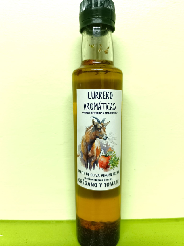 ACEITE de ORÉGANO Y TOMATE  BIO VIRGEN EXTRA CONDIMENTADO