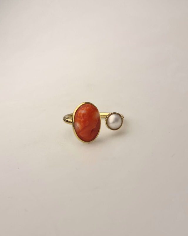 Anello del Desiderio Cammeo in Corallo e Perla