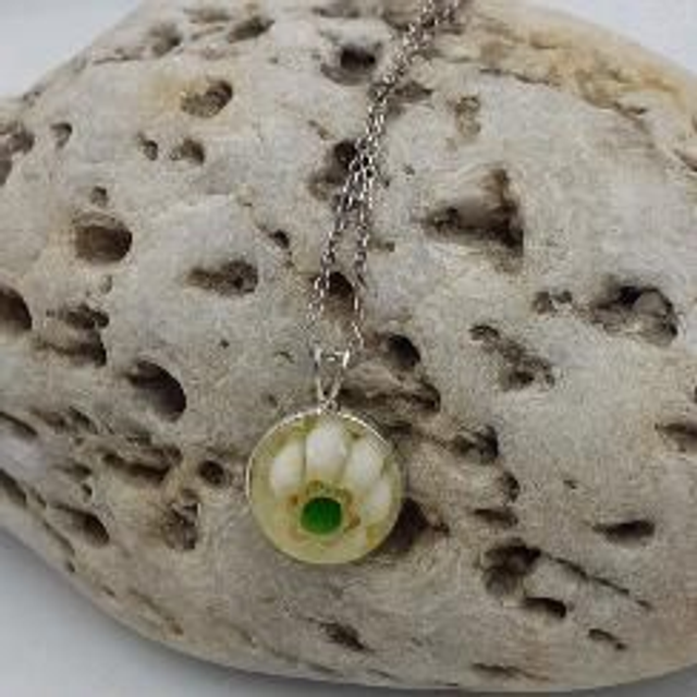 White  flower pendant 