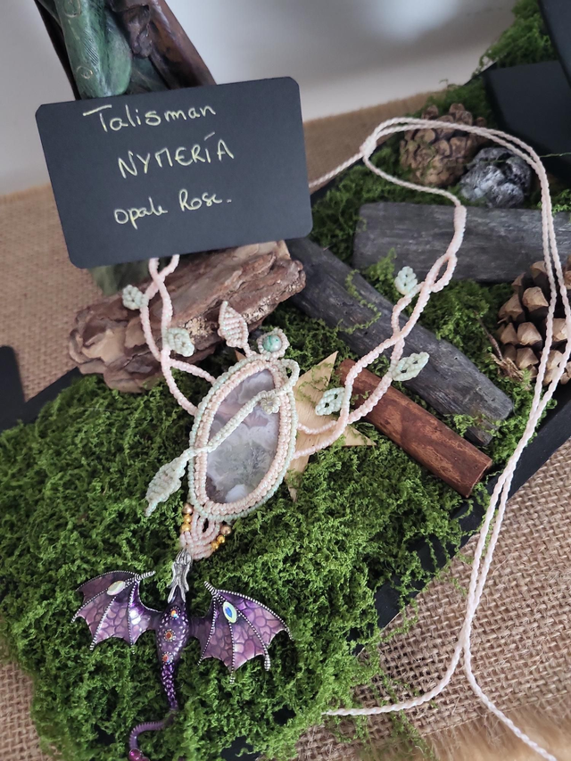 Talisman Dragon : Nymería