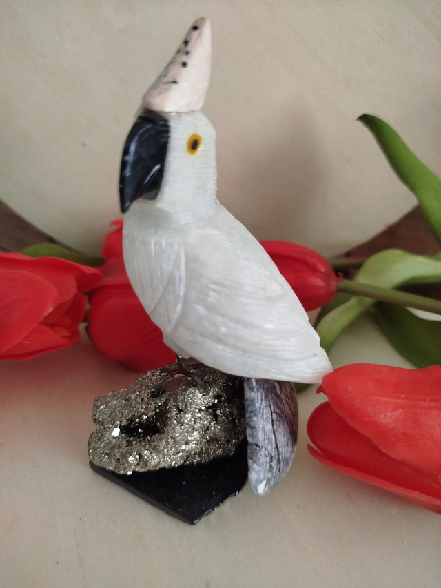 Cacatoes  en Pyrite et Calcilte Blanche