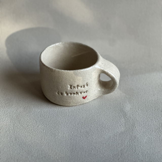 Tasse « infusée de bonheur »