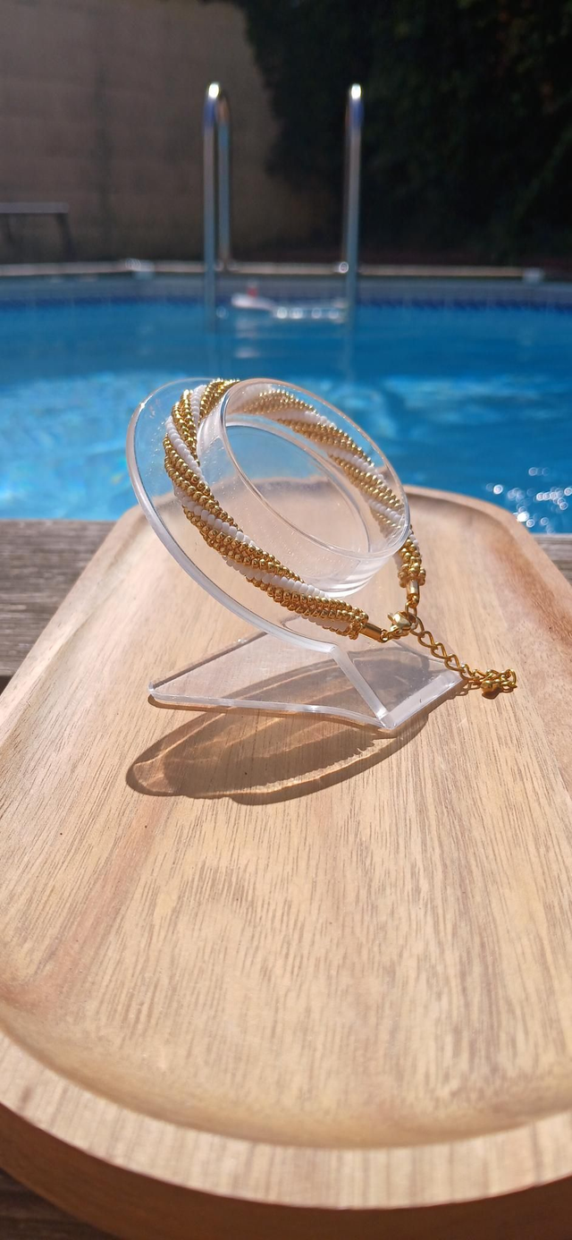 Bracelet spirale blanc doré 