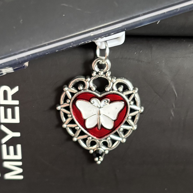 White &amp; Read Butterfly Heart Kindle Charm