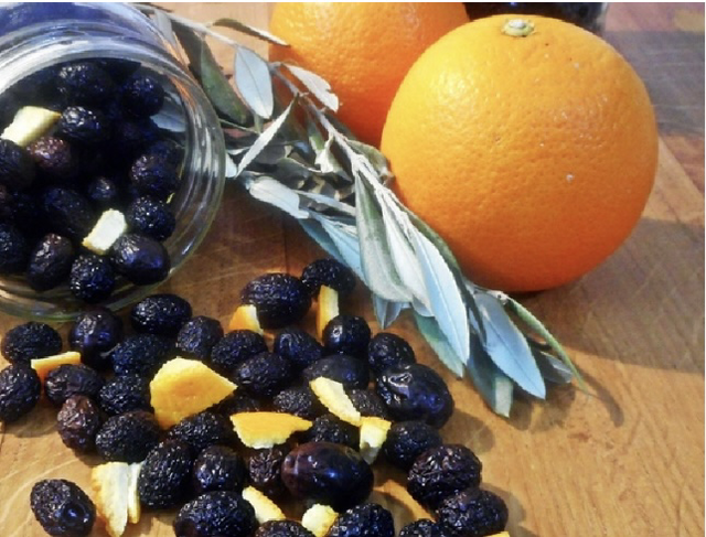 Olive Nere con Arancia 