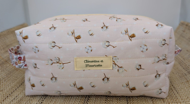 Trousse matelassée côté carré - Collection "Fleur de coton"