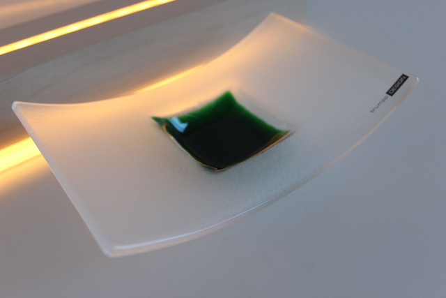 o4 Schale konvex gewölbt . quadratischer Akzent in Tannengrün . tk o o42019 03