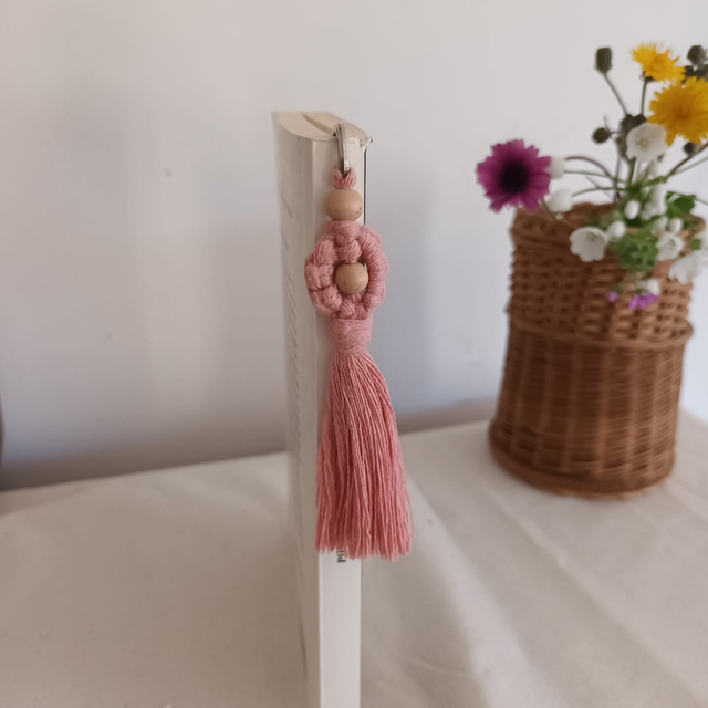 Marque-page fleur macramé