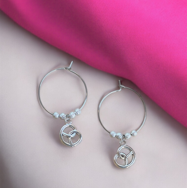 La « Bretzohrela » - Perle &amp; Bretzel argentés ~ L’Alsace en bijoux