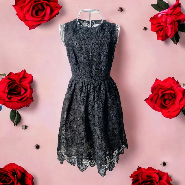 Robe dentelle noire Valentino T38