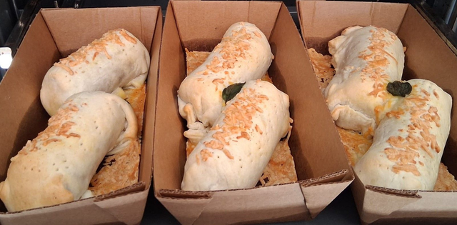 Dicke Reh-Bratrolle im Blätterteig