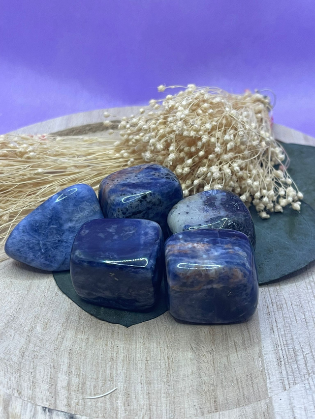 Pierre roulée  Sodalite  "Concentration . Mémoire . Paix intérieure"