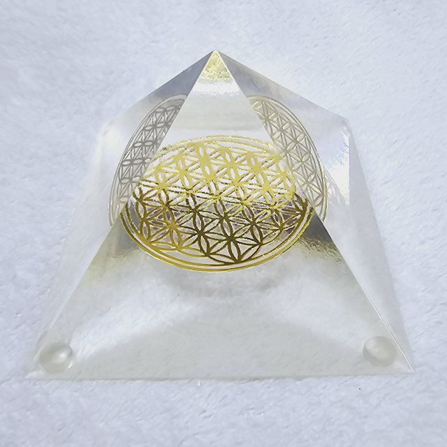 Pyramide fleur de vie   doré  pour thérapeute