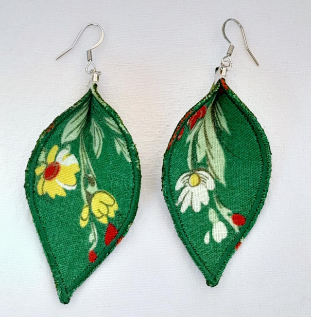 Boucles d&#039;oreilles grandes feuilles vertes