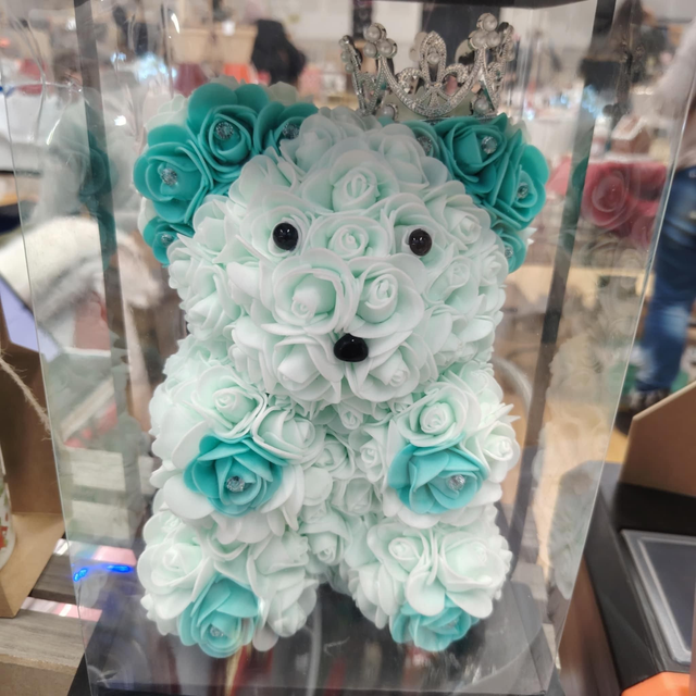 ourson dans sa boite