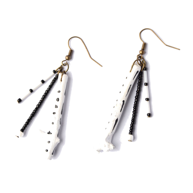 Boucles d&#039;Oreilles Bois Flotté peint - N&amp;B