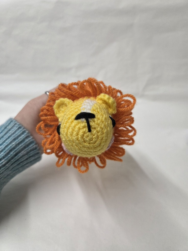 Standing Lion - KL-058