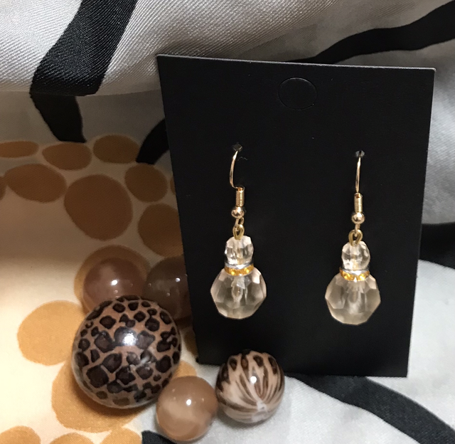 Cream Dangling Earrings-CDE22