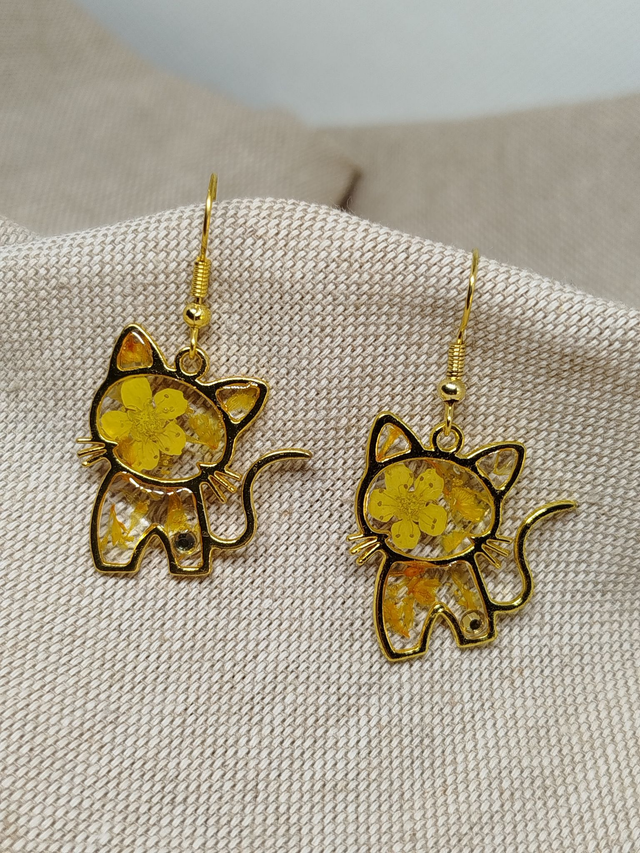 Boucles d'oreilles Nala en fleurs résinées coloris jaune