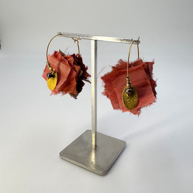 Boucles d&#039;oreilles &quot;Frou-frous&quot; brique délavée, petit modèle