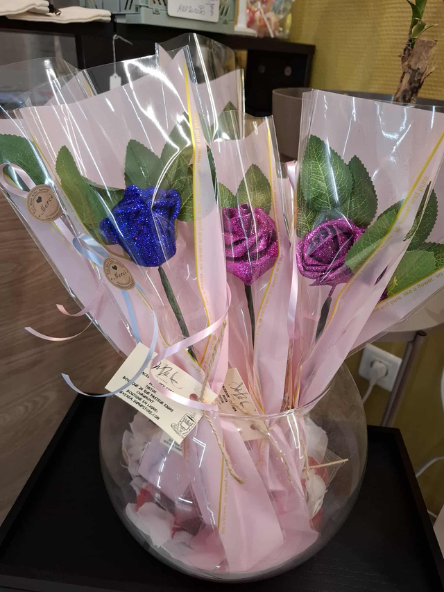 fleurs en  mousse pailleté