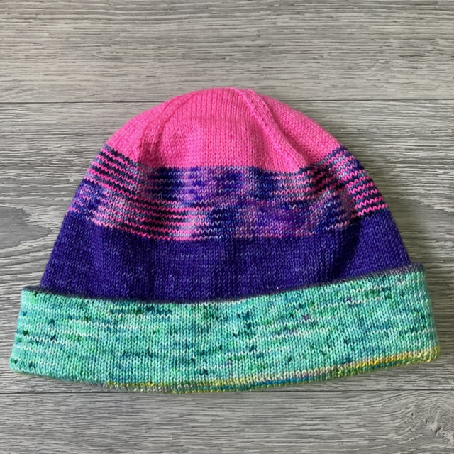 'Chaos rainbow' - Reversible hand-knit hat