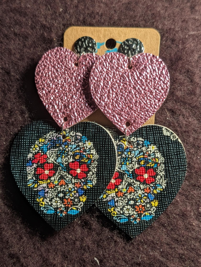 Boucles d'oreilles Marie Laure tête de mort rose irisé ml101