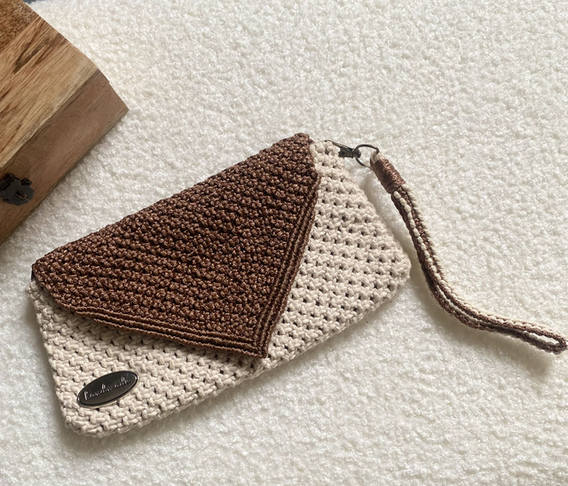 Pochette Anika
