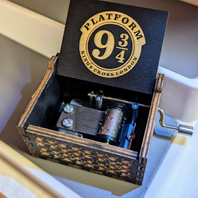 Platform 9 3/4 Music Box