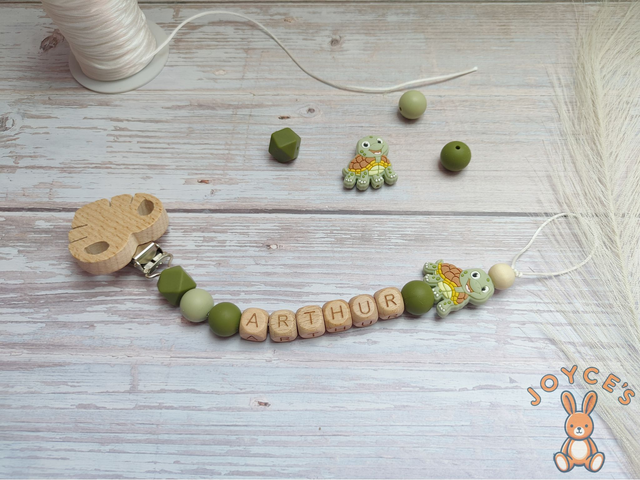 Attache tétine personnalisé Tortue - Modèle Arthur - prénom 6 lettres max 