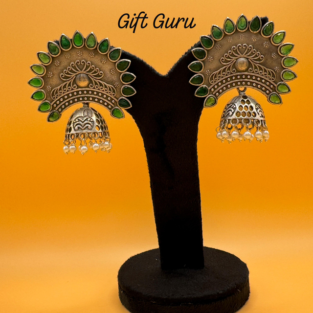 Oxidised green stone ear rings 