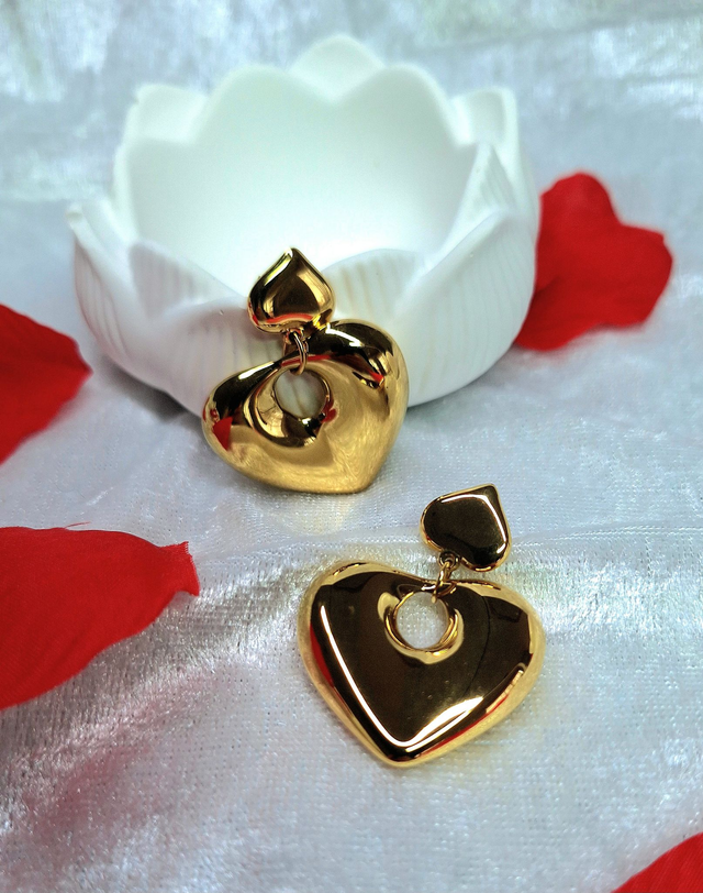 Maiwenn-Boucles d'oreilles cœur bombé.