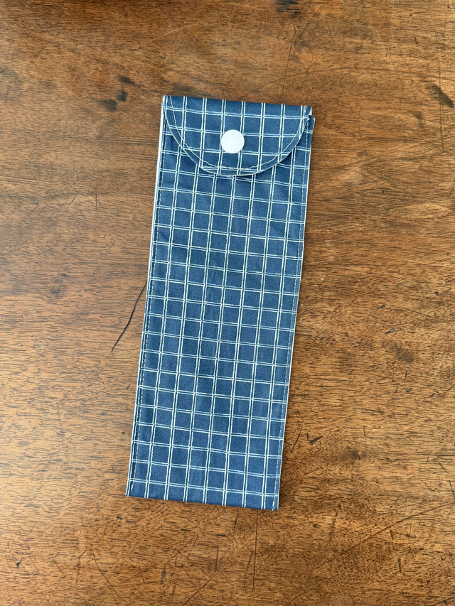 Étui à brosse à dents / ou à couverts