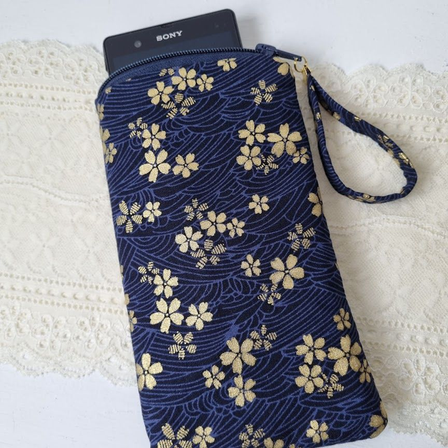 Etui zippé pour smartphone "Sakura" bleu marine