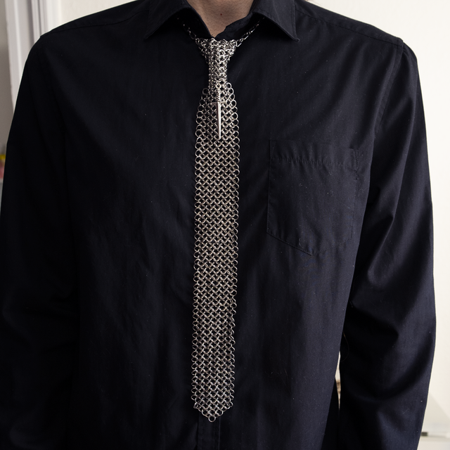 Freya - Cravate argentée