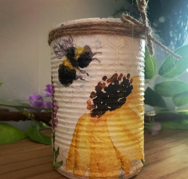 Bee themed tin can candle (any fragrance)