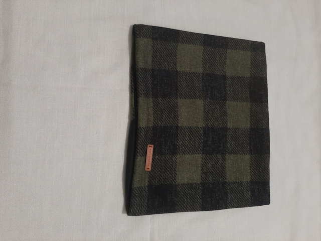 chèche carreau vert kaki- noir   recto verso ras de cou  en tissu et doublure polaire	cache cou pour homme		