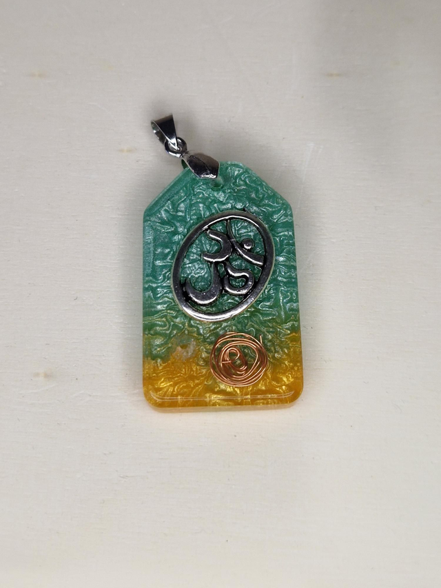 Orgonite, pendentif / 036