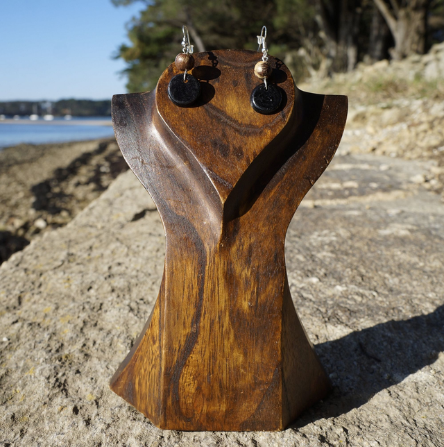 Petite tranche noire avec perle Marron