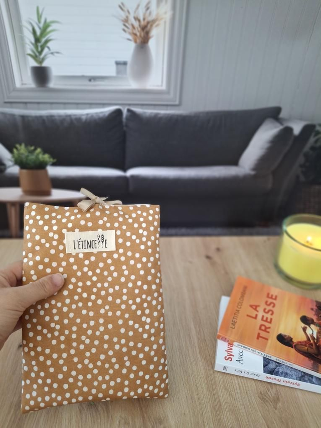 Pochette à livre - Caramel à pois blancs