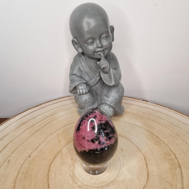 Oeuf en Rhodonite 