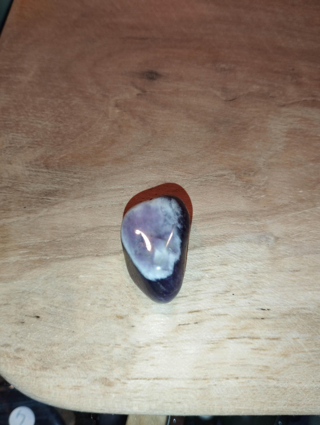 Améthyste à chevrons 