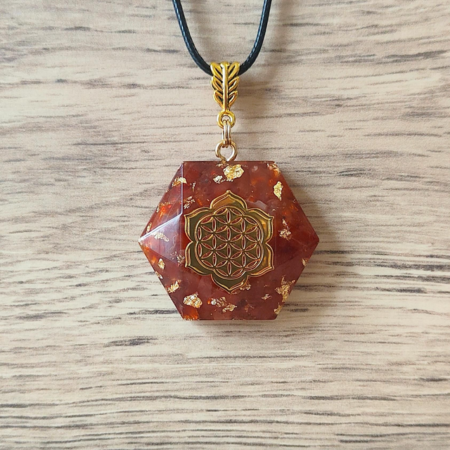 Orgonite pendentif fleur de vie sodalite 