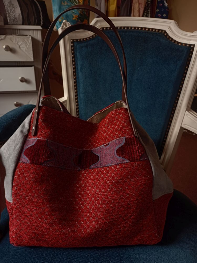 Grand sac cabas cube fait main tons de rouge lin et tissus tapissiers velours