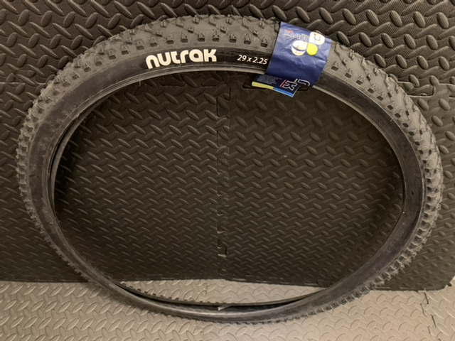 Nutrak Uproar 29x2.25 (57-622) Wired Tyre
