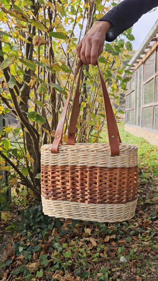 Petit cabas en osier avec anses cuir