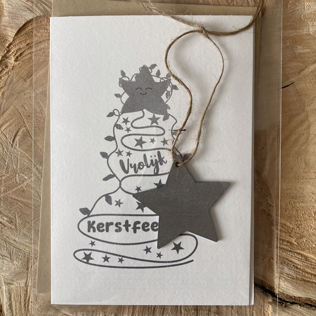 Vrolijke Kerstkaart Zilverkleurig met Houten Kerstster | gevouwen kaart | met envelop | Vrolijk Kerstfeest